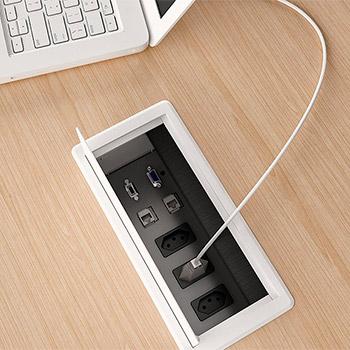 Tomada de mesa: design discreto e moderno